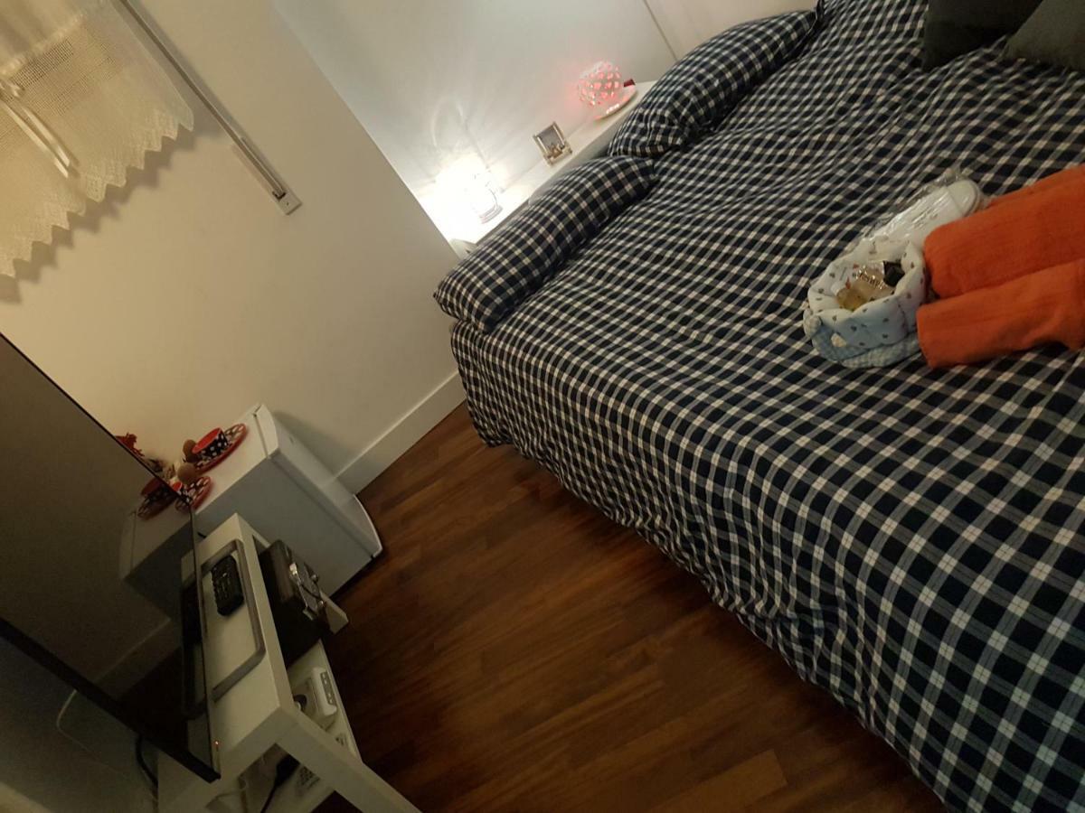 Small Bedroom Vomero'S Napoli Eksteriør bilde