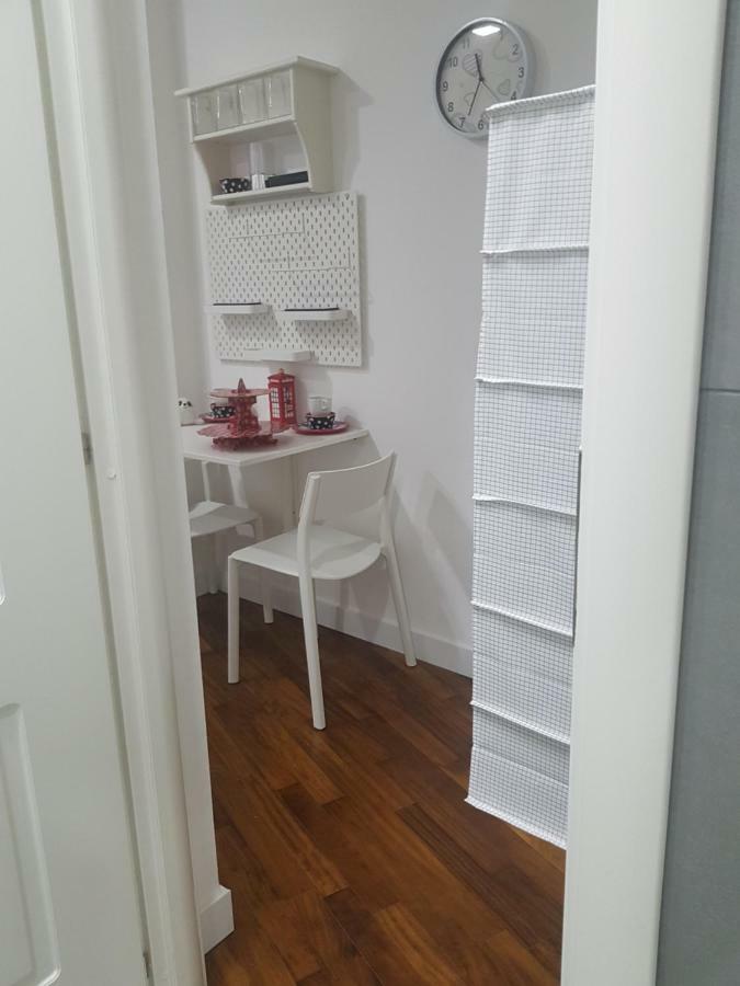 Small Bedroom Vomero'S Napoli Eksteriør bilde