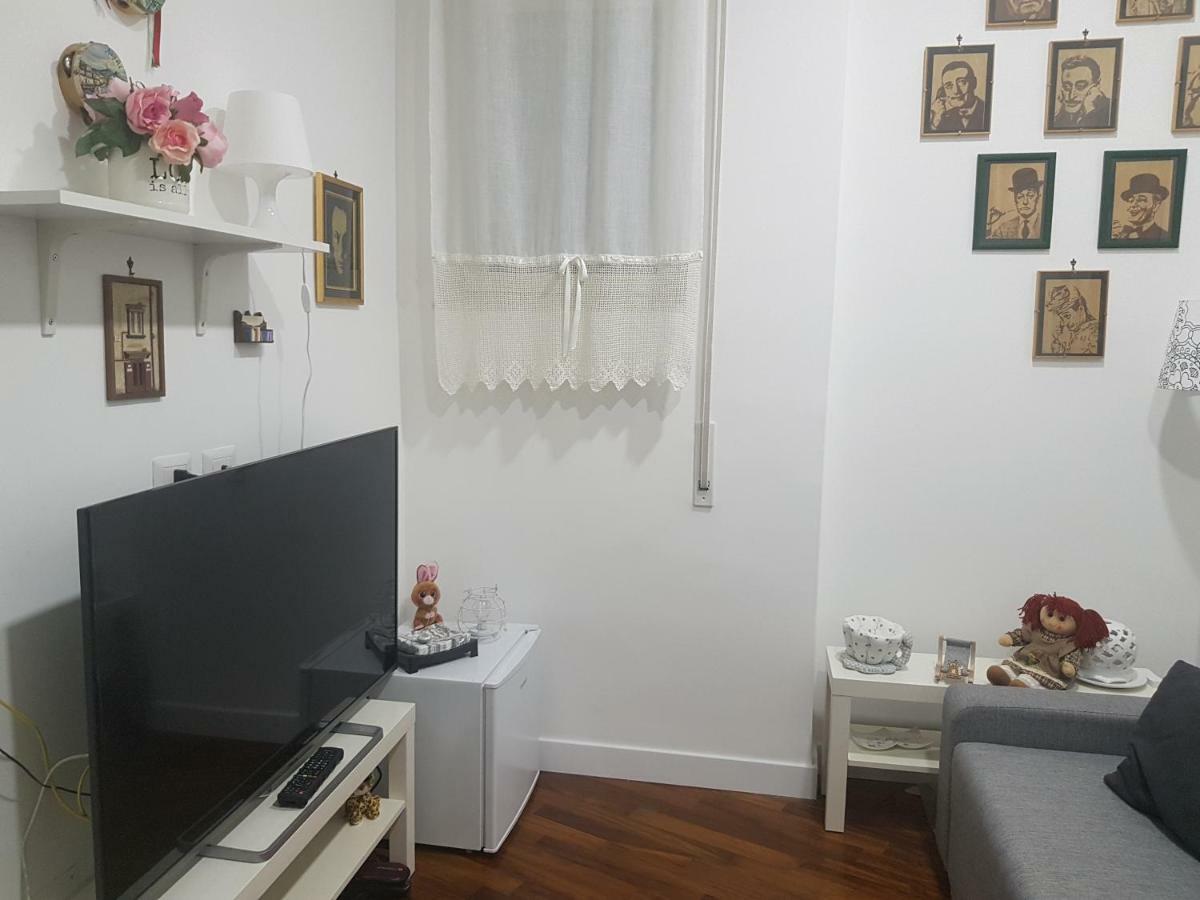 Small Bedroom Vomero'S Napoli Eksteriør bilde